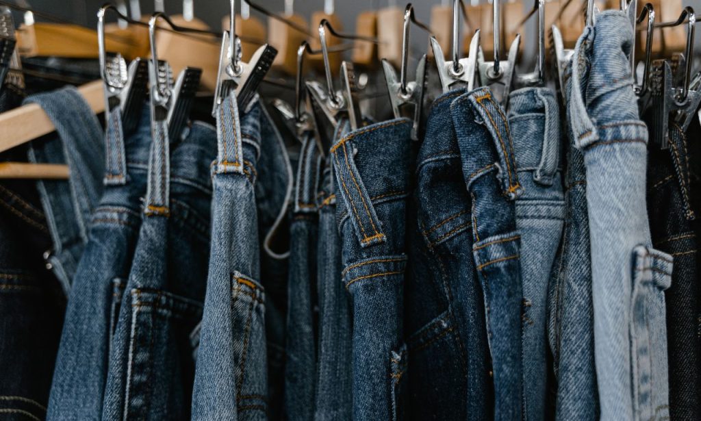 tips for shopping secondhand fashion