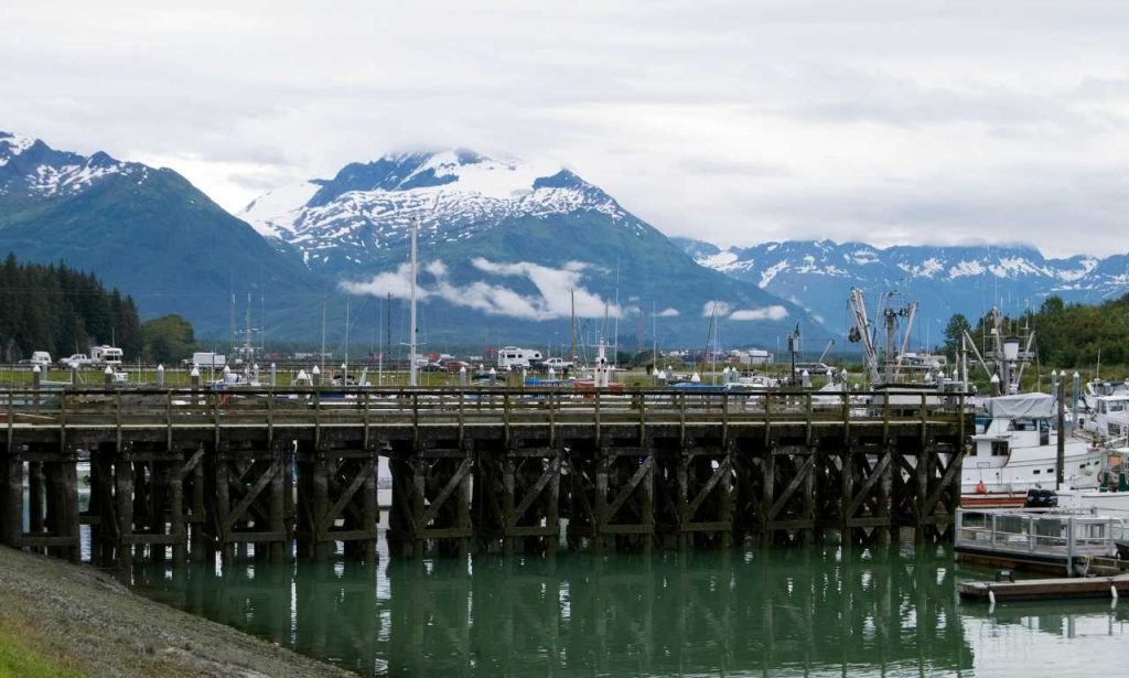 10 Richest Cities in Alaska Based On Household Income (Ranked!)